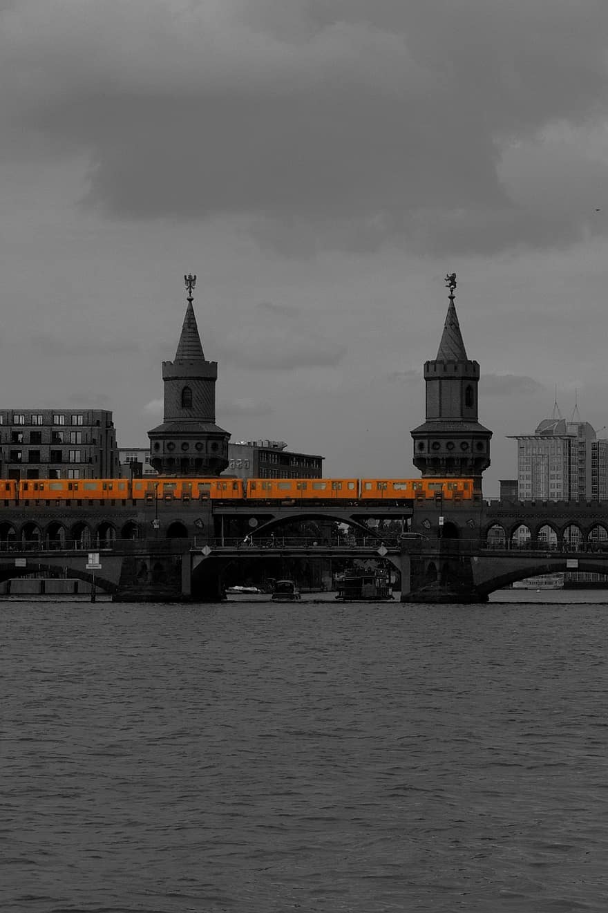 مدينة ، جسر ، السفر ، السياحة ، المواصلات ، فن ، برلين ، ميونيخ ، مدينة كبيرة ، قطار ، طرق جانبية