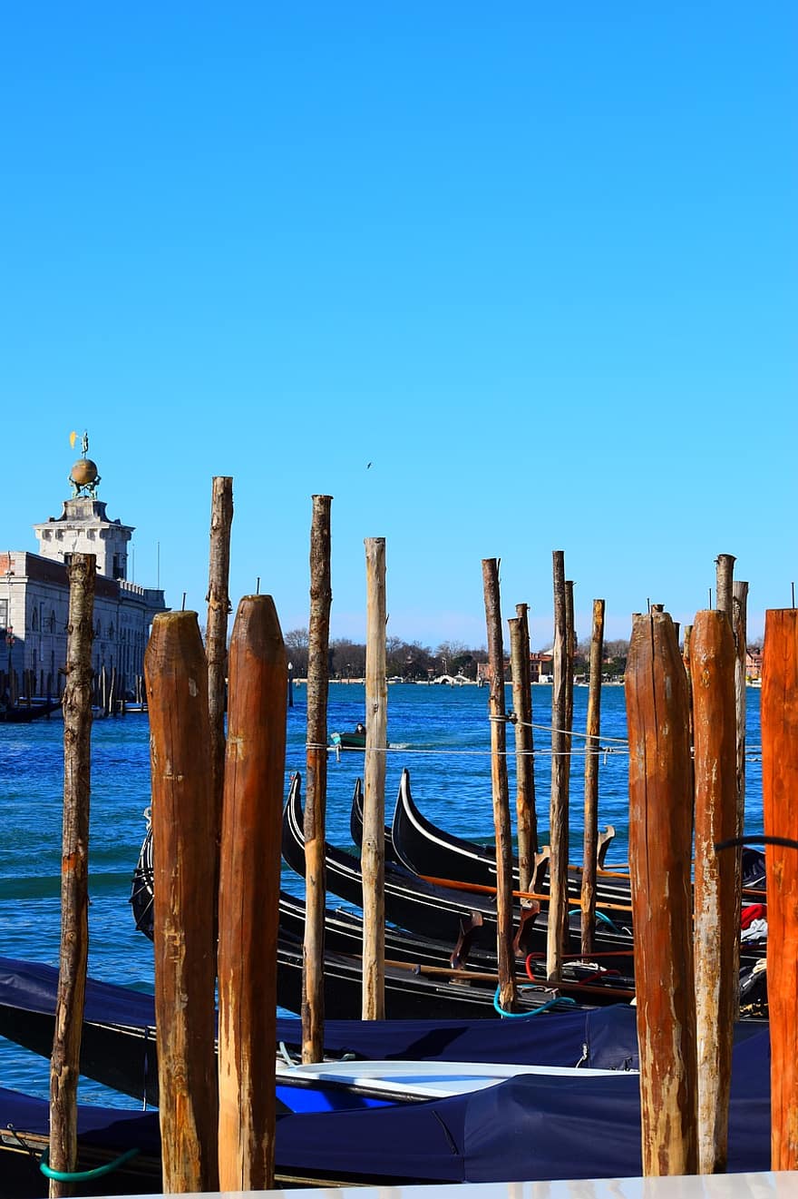 ヴェネツィア、ゴンドラ、運河、港、イタリア、ラグーン、水、有名な場所、旅行、観光、旅行先