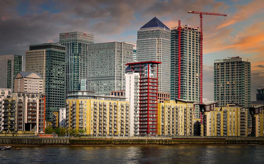 Gebäude, Fluss, Stadt, Stadtbild, Horizont, Wolkenkratzer, Bürogebäude, Hoch hinausragende Gebäude, London, England, die Architektur