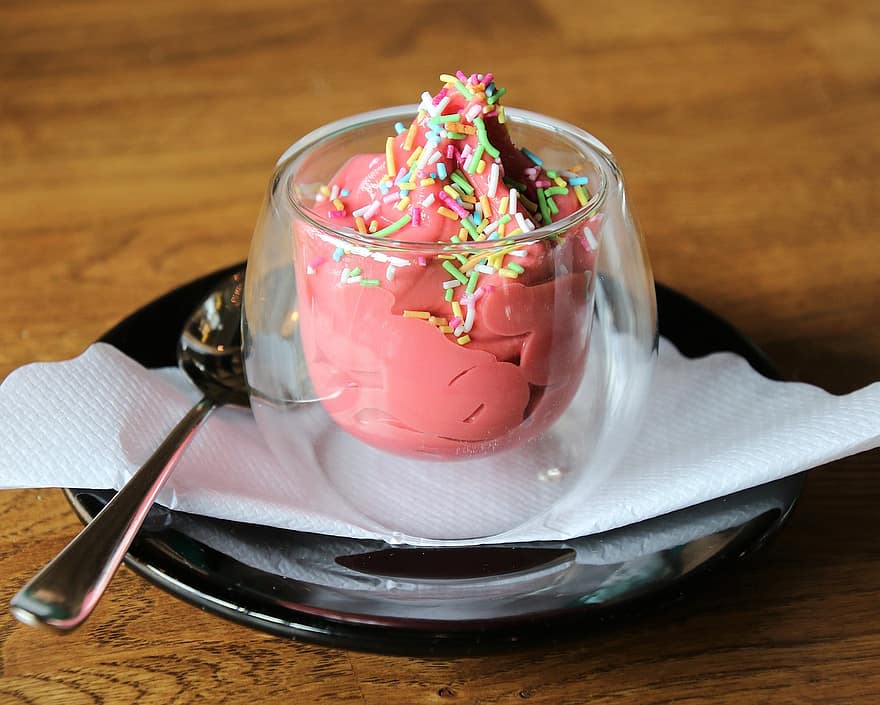 παγωτό, παγωτό φράουλα, ψεκάζει, επιδόρπιο