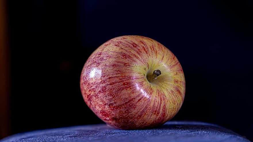 jabłko, owoc, jedzenie, czerwone jabłko, deser, organiczny, zdrowy, witaminy, odżywianie, pyszne