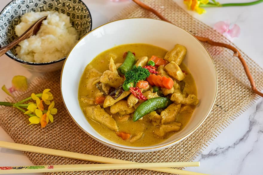 κοτόπουλο, κάρι, λαχανικά, thai curry, κοτόπουλο με κάρυ, αρωματώδης, φωτογραφία φαγητού, μπαχαρικό, αιχμηρός, οξύτητα, πιπεριές τσίλι