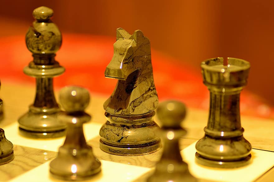 šachy, šachové figurky, šachovnice, Černá, havran, rytíř, biskup, hra