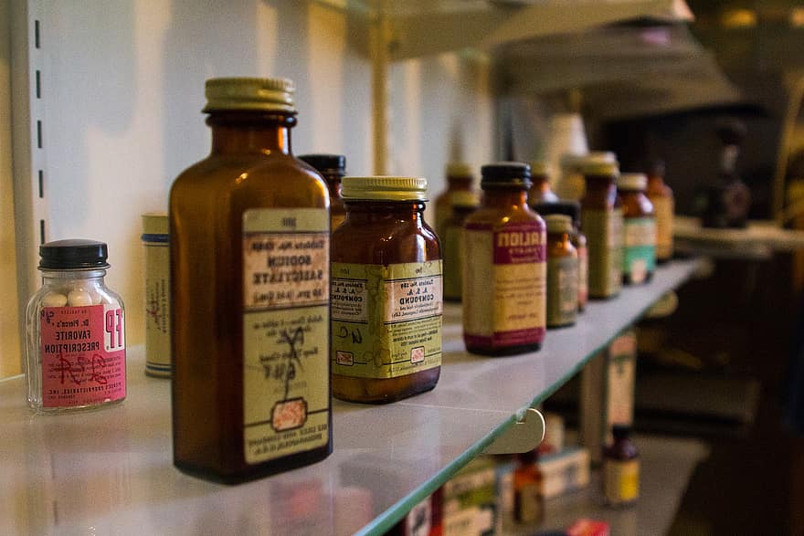 gyógyszer, palackok, polc, régi, antik, Régi gyógyszeres palackok, orvosi, tartály, klasszikus, címkék, poros