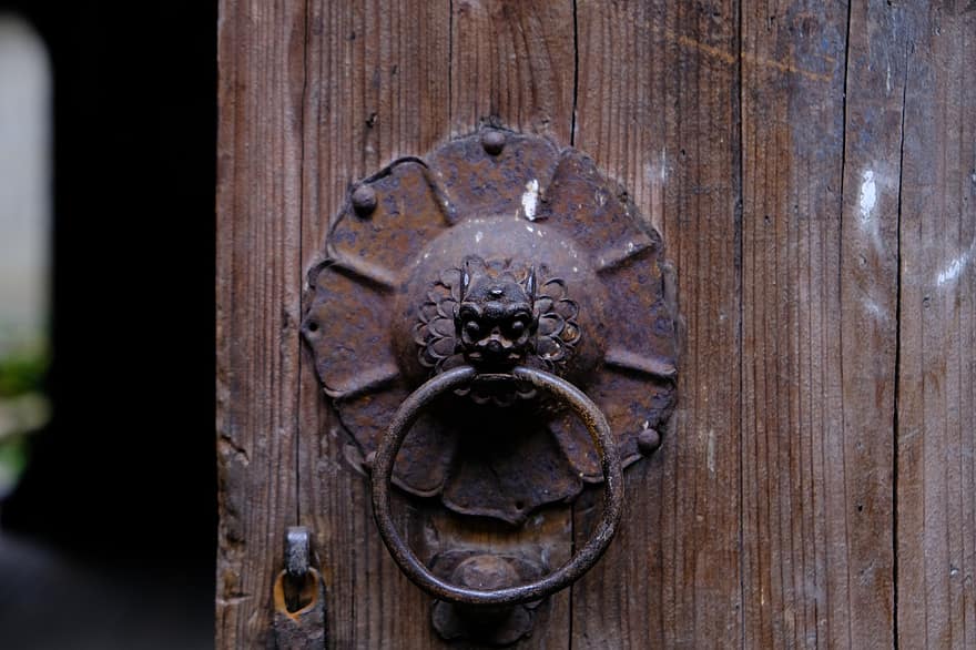 чук за вратата, дървен, метал, врата