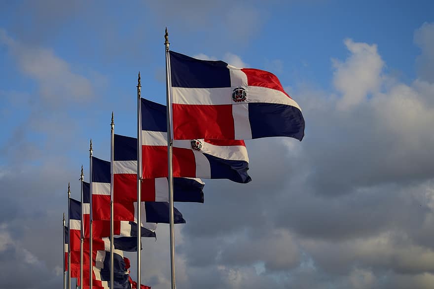 знамена, пилони, Доминиканска република, символ, вятър, небе, Знаме на Доминиканската република, държава, национален флаг, нация, Карибите