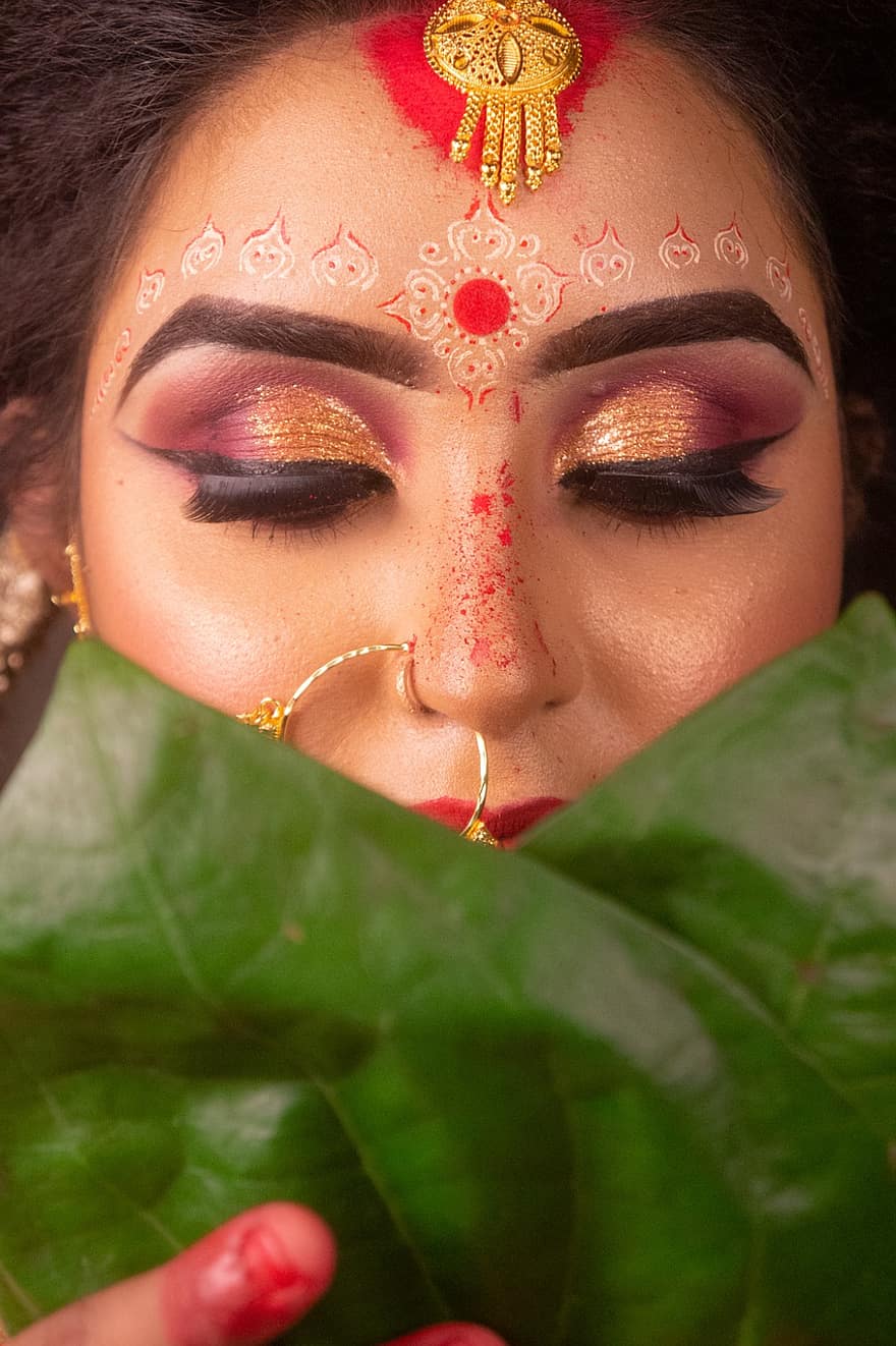 งานแต่งงาน, หญิง, ชาวอินเดีย, แต่งหน้า, สีใบหน้า, เครื่องสำอาง, ใบไม้, งานแต่งงานของอินเดีย, เจ้าสาวอินเดีย, วัฒนธรรมอินเดีย, อุปกรณ์