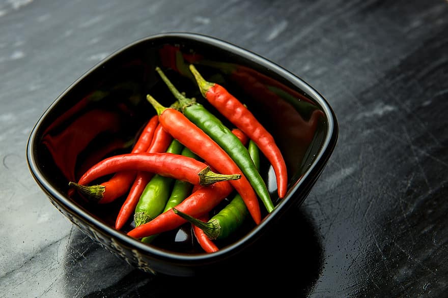 rød chilli, pepper, bolle, mat, grønnsaker, grønn, fersk, sunn, ingredienser