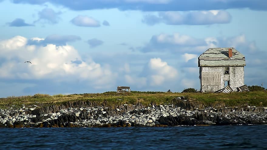 Lightkeeper House, Derelict Lighthouse, Island, Sea, Ocean, water, blue, coastline, summer, landscape, architecture