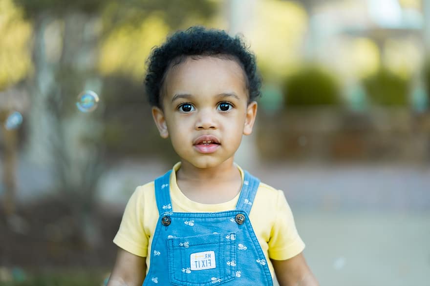 burbujas, niñito, niño, afroamericano, feliz, retrato