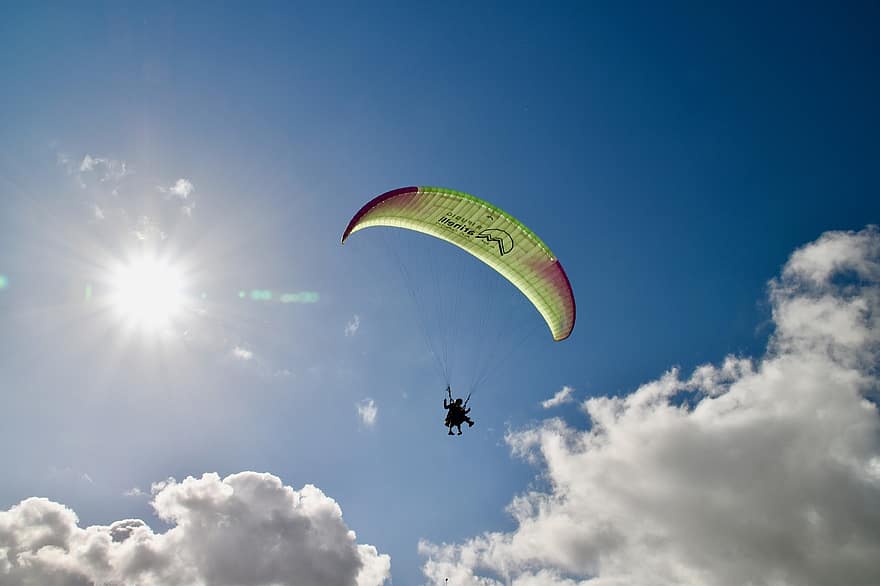 paragliding, paraglider, saule, gaismas stariem, lidot, siltuma, debesis, sportu, vaļasprieki, burāšana, spārns