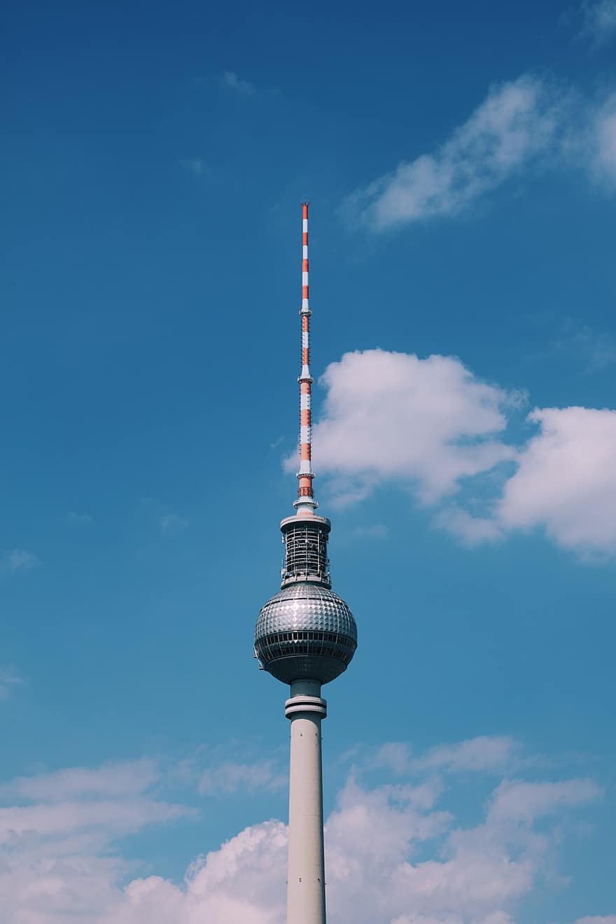 torre de tv, ponto de referência, construção, torre, céu, nuvens, arquitetura, capital, cidade, Alemanha, leve