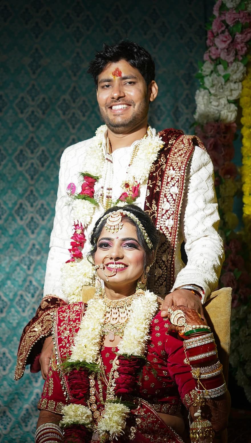 panna młoda, Pan młody, dzień ślubu, sesja ślubna, ślub indyjski, indyjska panna młoda, Indyjski pan młody, panna młoda panna młoda, przedślubne, portrety ślubne, Piękna indyjska dziewczyna
