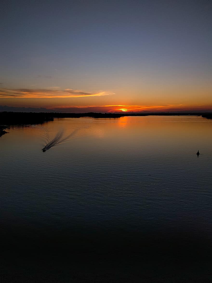 puesta de sol, río, crepúsculo, agua, soledad, tranquilidad, paisaje, horizonte, belleza, costa, bote