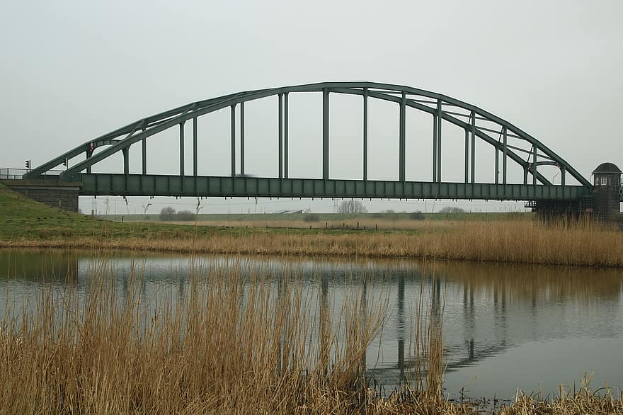 puente, río, puente de hierro, paisaje de invierno, cañas, arquitectura, agua, lugar famoso, transporte, reflexión, paisaje