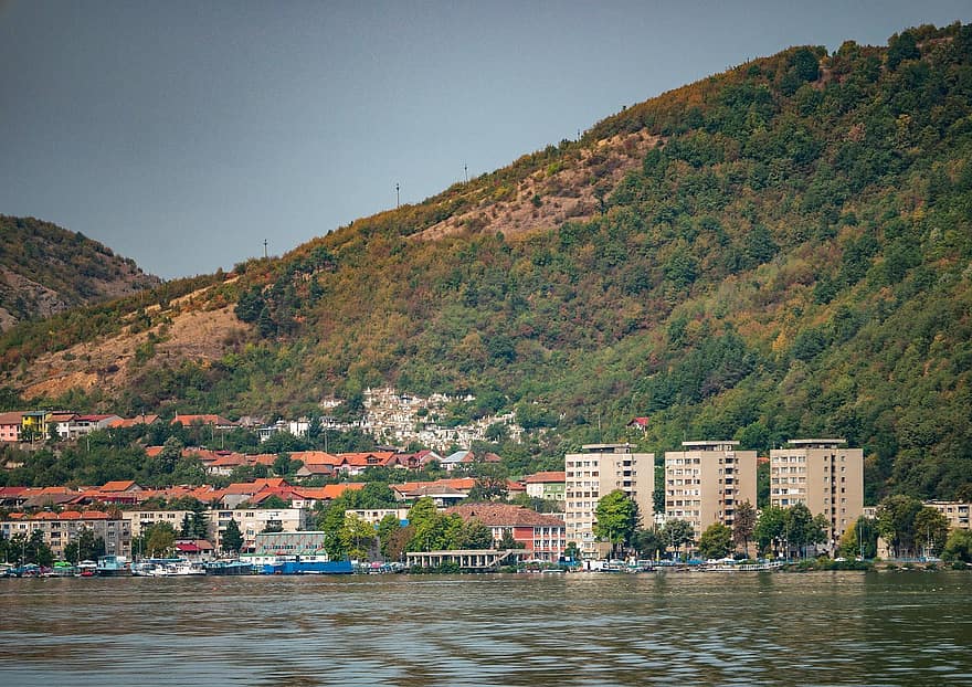 Danubio, pueblo, naturaleza, viaje, agua, verano, montaña, paisaje, azul, línea costera, barco náutico