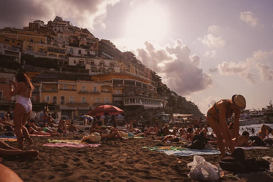 Positano, Olaszország, strand, Európa, nyári, férfiak, vakáció, nők, utazás, utazási célpontok, napnyugta
