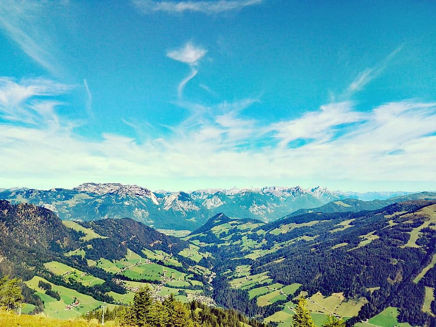 Berge, Horizont, Himmel, Gebirge, bergig, Berglandschaft, Täler, Gebirgstäler, Schatzberg, Wälder, blauer Himmel