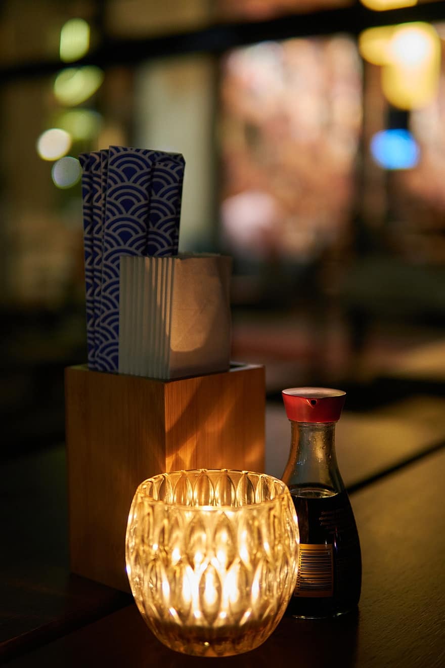 japonská restaurace, restaurace, světlo svíček