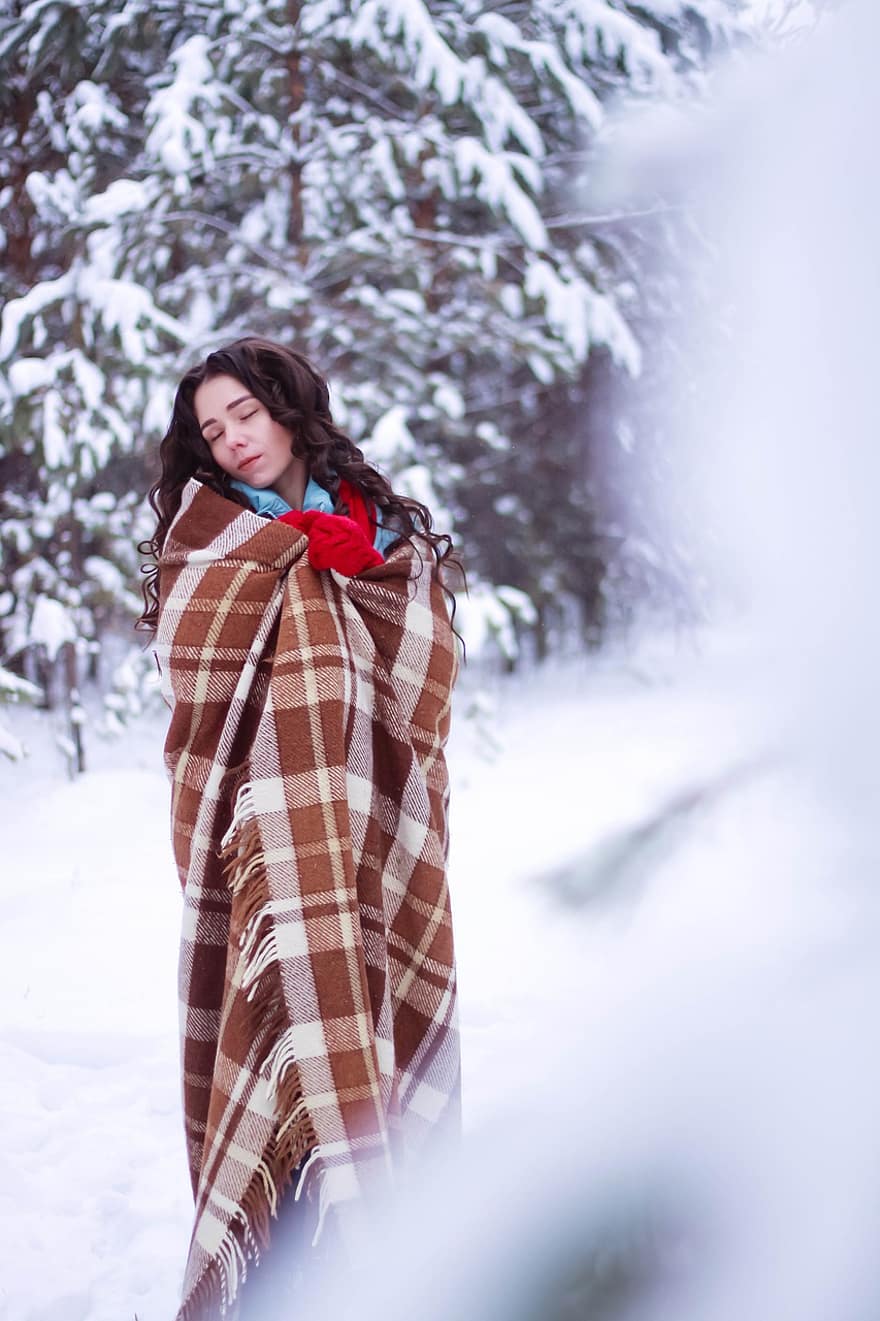 жена, модел, яке, шал, ръкавици, сняг, път, дървета, брюнетка, скреж, студ