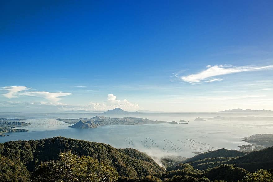 タール、火山、湖、島、カルデラ、クレーター、最小の火山、Binintiang Malaki、水、山、風景