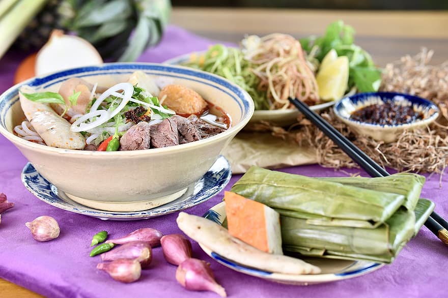 Nouilles au boeuf, Nourriture vietnamienne, présentation de la nourriture, plat, cuisine, sarriette