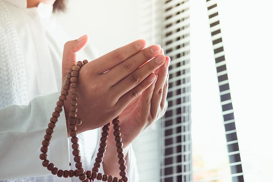 προσεύχεται, χάντρες προσευχής, κομπολόι, μουσουλμάνος, Ισλάμ, παράθυρο, θρησκεία, ανθρώπινο χέρι, γυναίκες, ενήλικος, ένα άτομο