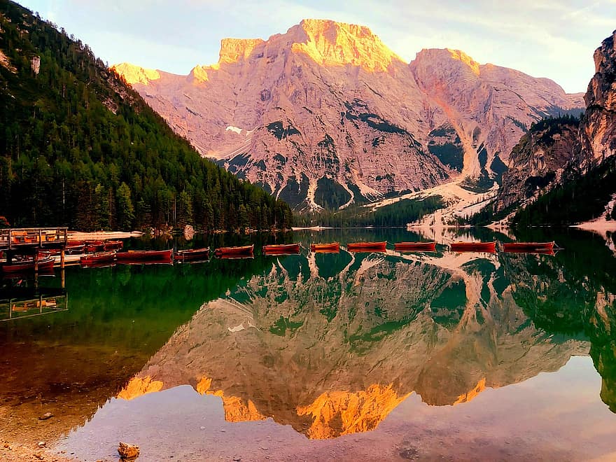 Italija, Prags ežeras, dolomitai, Pietų Tirolis, ežero braižai, kalnai, Alpės, ežeras, kalnų ežeras, saulėtekis