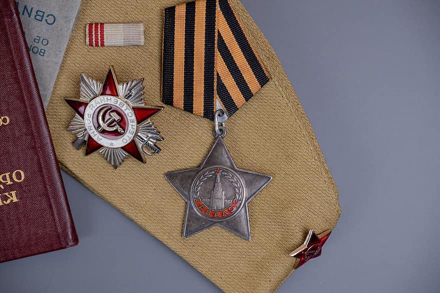 War Medals, Awards, Old Documents, Cccp, Ussr, Russia, Wwii, Medals, Immortal Regiment, St George Ribbon, Victory