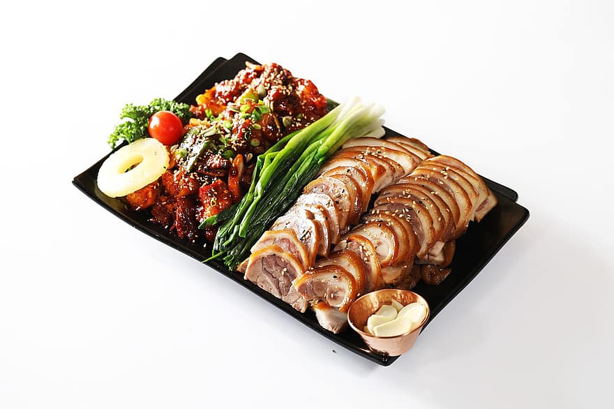 बुलजोको, सुअर का पैर, कोरियाई भोजन, सुअर का मांस, मसालेदार सुअर के पैर, थाली, भोजन, खाना, पेटू, कोरियाई