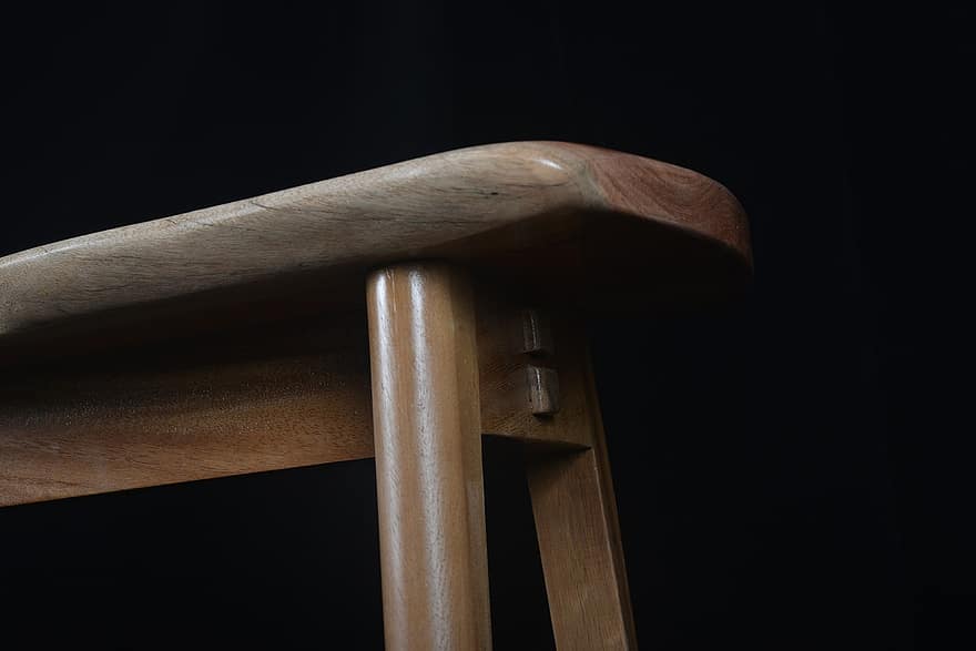 scaun, scaun din lemn, pentru prelucrarea lemnului, lemn, în interior, vechi, a închide, un singur obiect, masa, scândură, de modă veche