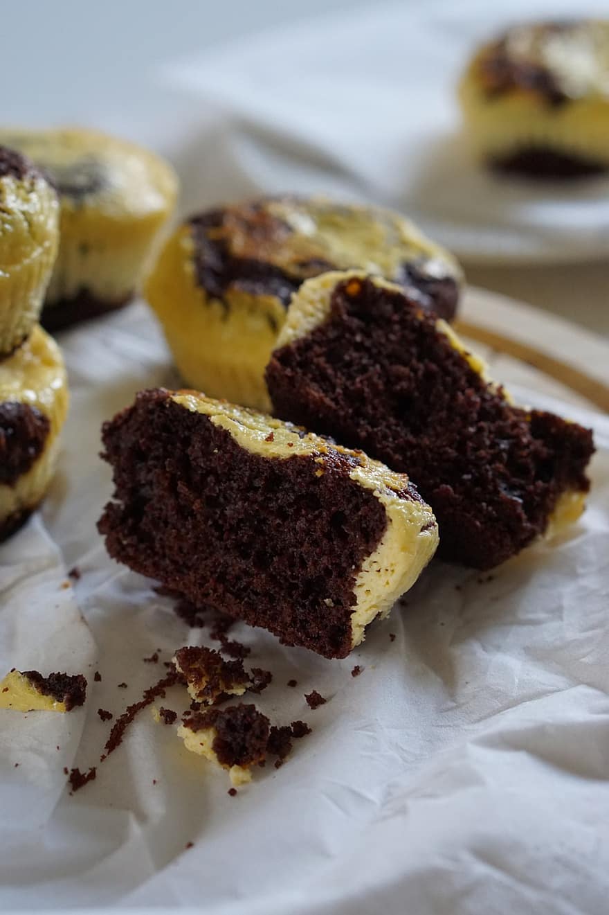 muffiny, čokoládové muffiny, mramorový dort, Cheesecake muffiny, dezert, pečivo