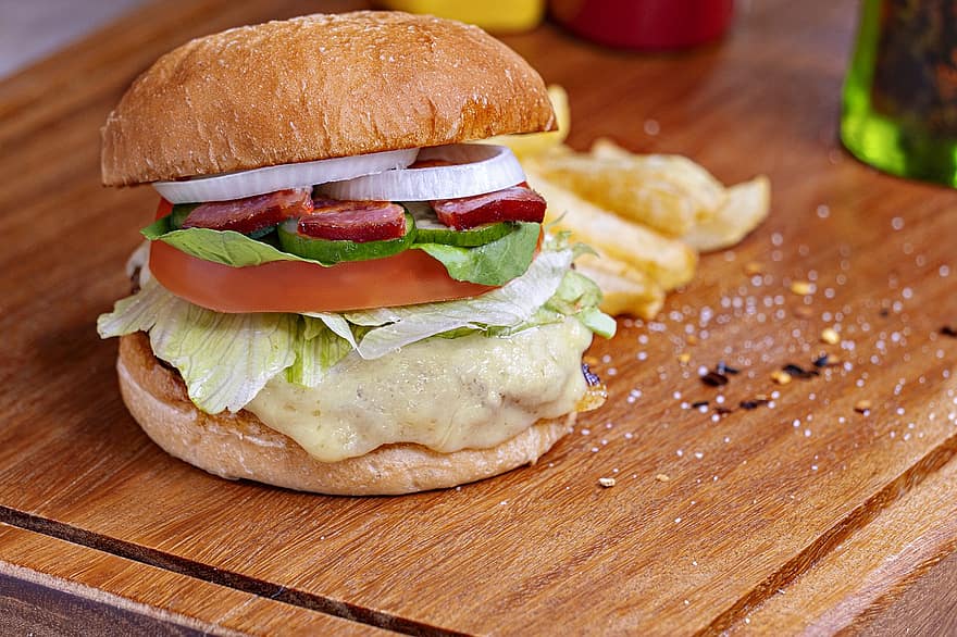 Cheeseburger, Burger, Salad, Bacon, Hamburger, Lunch, Cheese, Sandwich, Restaurant, Meat, Meal