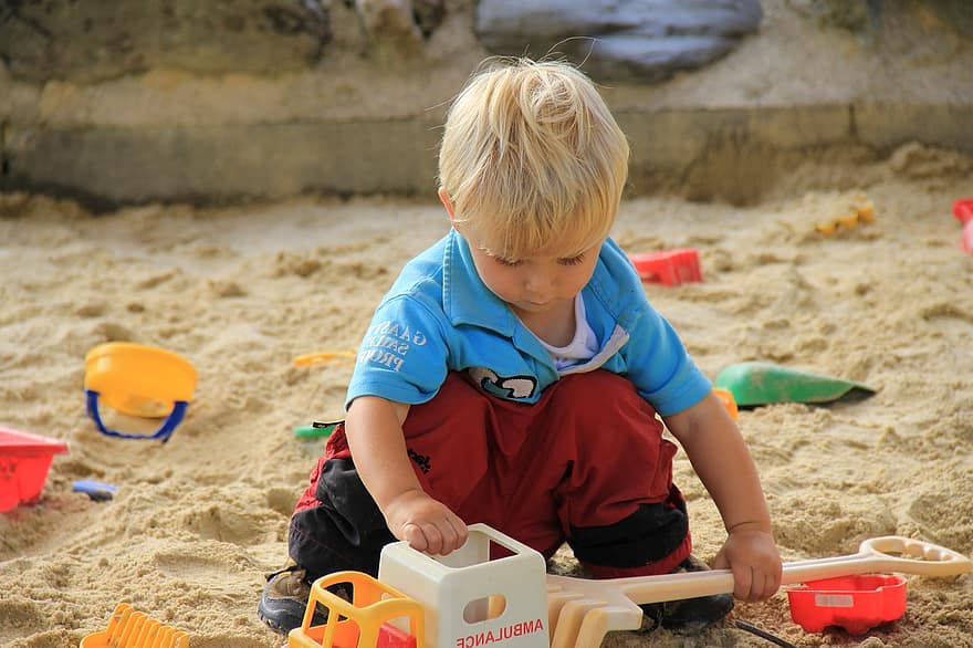 모래 파는 곳, 소년, 어린이, 아이, 운동장, 모래 상자, 여름, 장난, 어린 시절, 모래, 파기