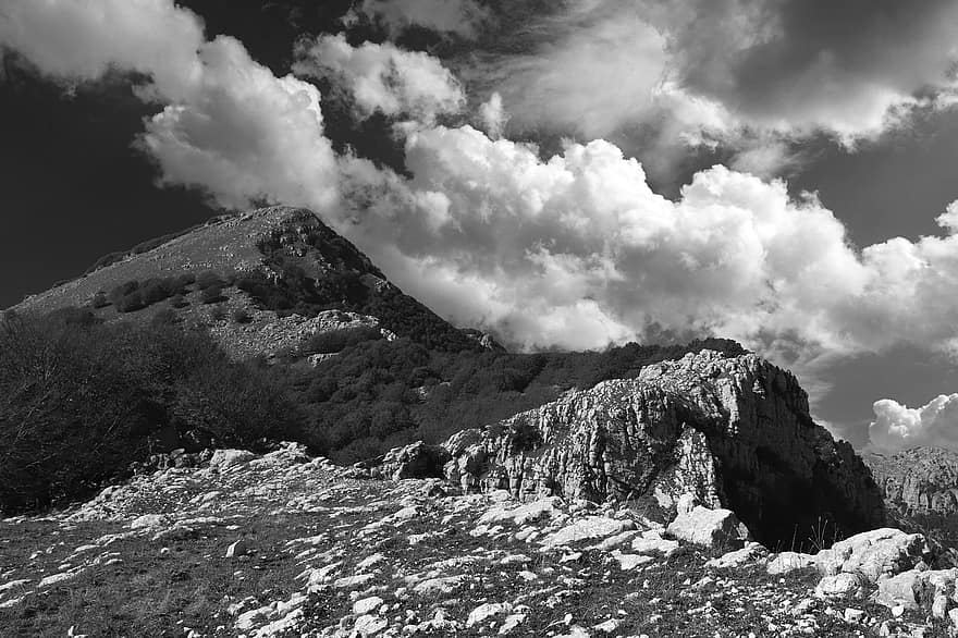 montagna, vertice, paesaggio, rocce, picco, natura, scenario, Alburni, Italia, nuvole, cielo