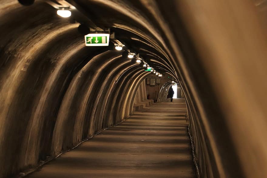 underjordiske tunnel, passage, zagreb, kroatien, underjordisk, arkitektur, indendørs, nat, forsvindingspunkt, metrostation, korridor