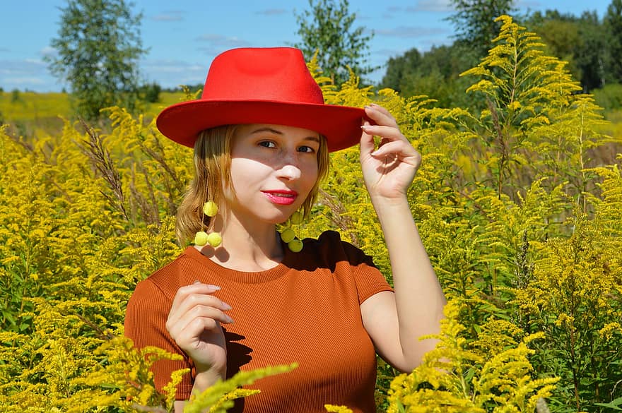 donna, cappello rosso, campo, signora, ragazza, fiori, piante, posa, modello, bellezza, bellissimo