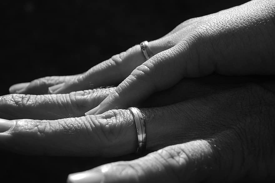 milovat, prsteny, černobílý, svatba, manželství, lidské ruky, detail, ženy, dospělý, starší dospělý, muži
