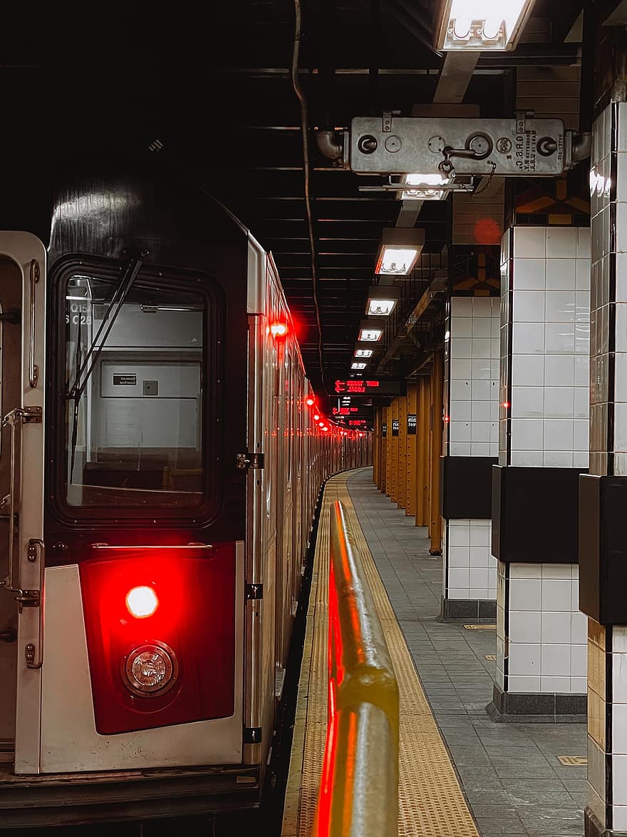 Zug, Transport, New York, Nyc, New York City, U-Bahn, Metro, unter Tage, drinnen, Transportart, U-Bahnstation