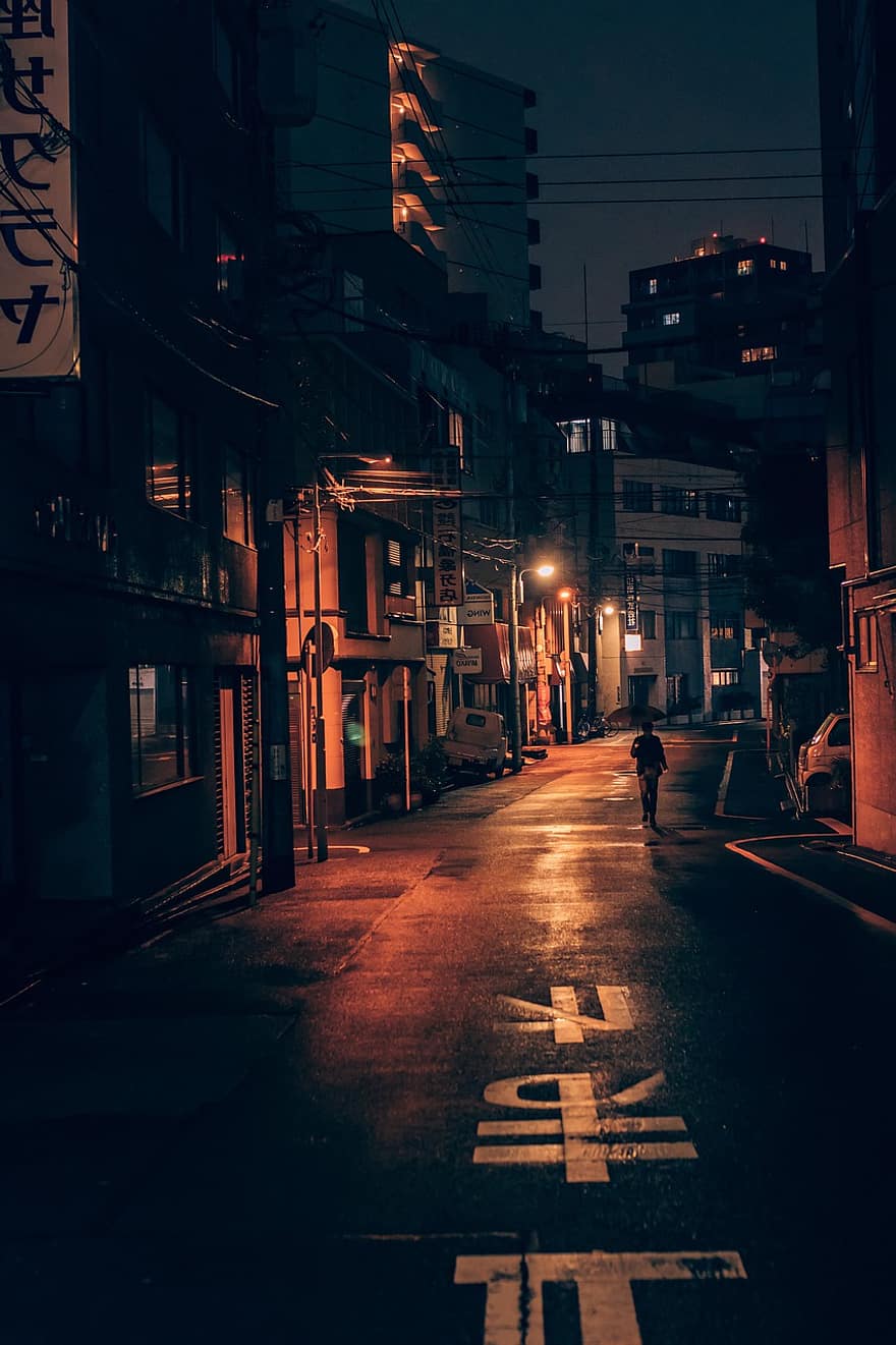 طوكيو ، شارع ، وحده ، شخص ، سير ، يمشي ، يمشي وحيدا ، اليابان ، زقاق ، البنايات ، أضواء الشوارع