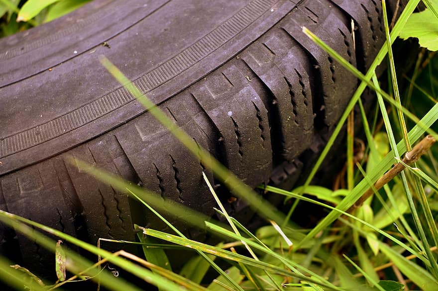 hierba, neumático, descartado, rueda, caucho