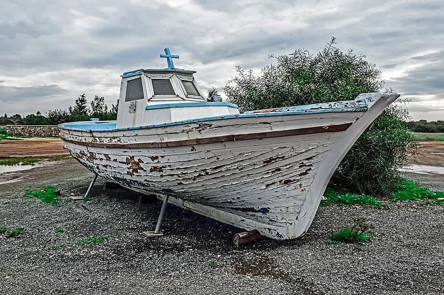 barco velho, Barco encalhado