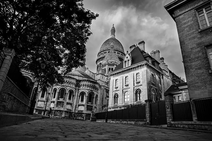 vương cung thánh đường, tượng đài, Paris