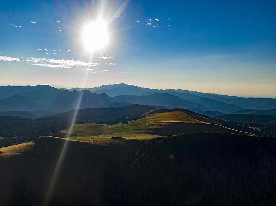 carpatin, munţi, natură, brasov, România, peisaj, soare, lumina soarelui, vârf, de munte, cer