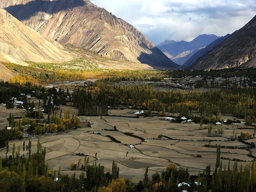 Tal, Natur, Sor Laspur, chitral, Pakistan, Bezirk Chitral, Berge, Landschaft, Naturliebhaber, Reise, Tourismus