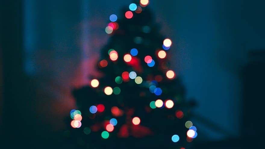 drzewko świąteczne, wakacje, Boże Narodzenie tło, oświetlenie świąteczne, Boże Narodzenie, choinka, światła xmas, prezenty, przedstawia, grudzień, bokeh