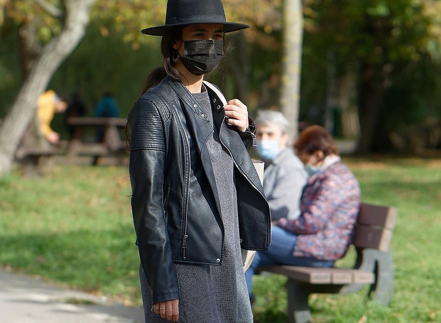 persoană, masca neagra, pălărie, coronavirus, în aer liber, parc, oameni
