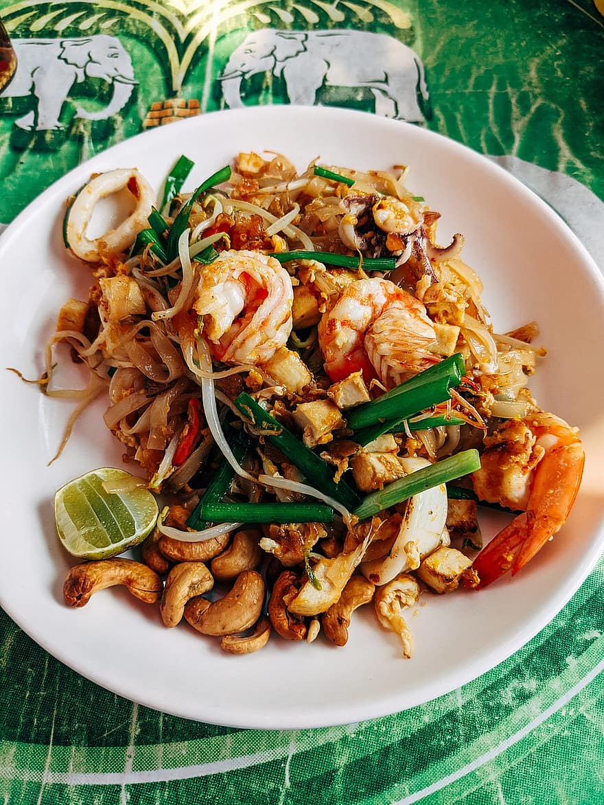 سادة التايلاندية ، المعكرونة ، طعام ، مأكولات بحرية ، جمبري ، جير ، تغذية ، حمية ، طبق ، وجبة عشاء ، وجبة خفيفة