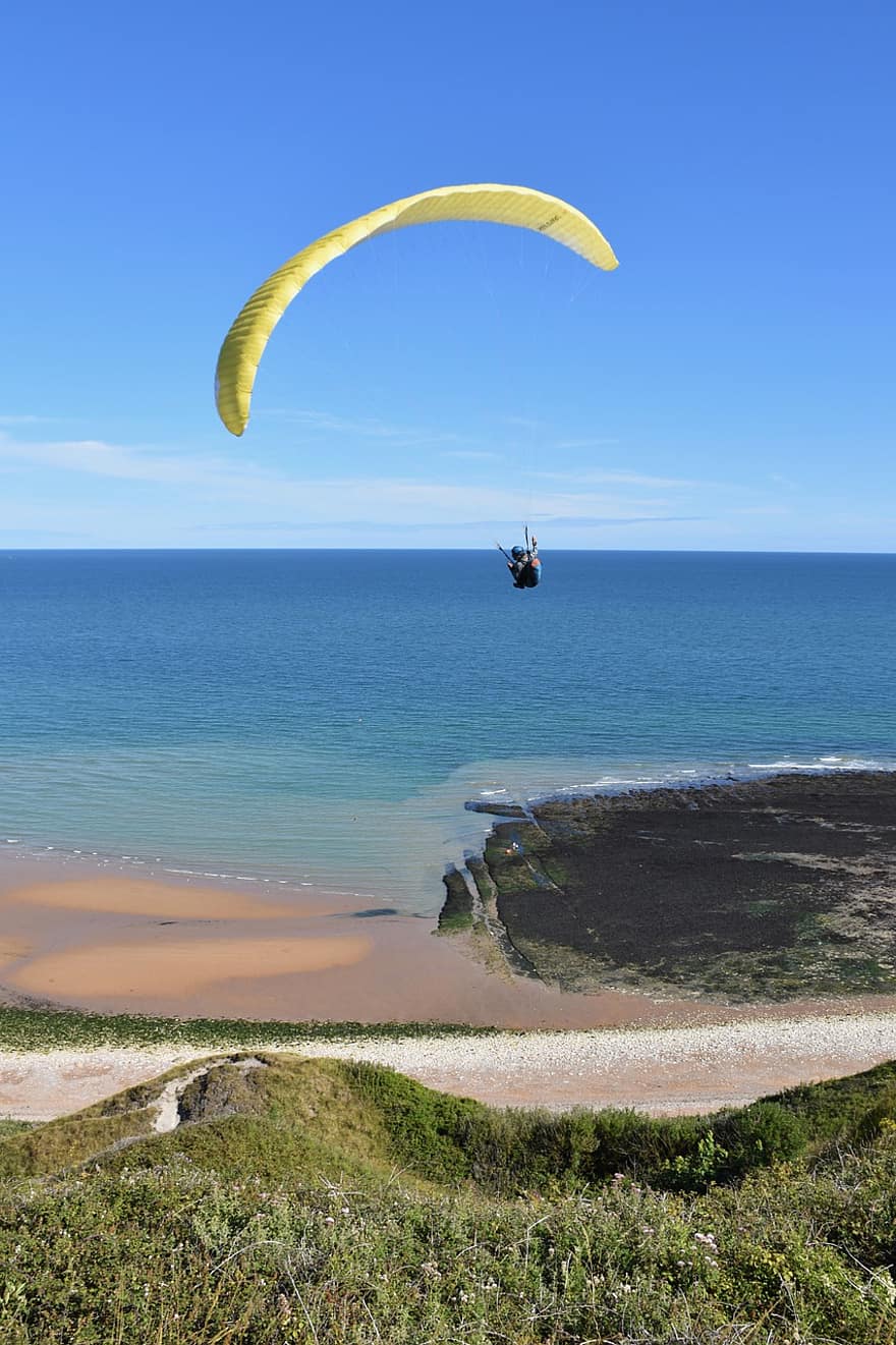 paragliding, paraglider, fallskjerm, flygning, fly, flying, blå himmel, blå sjø, fritid, sport, eventyr