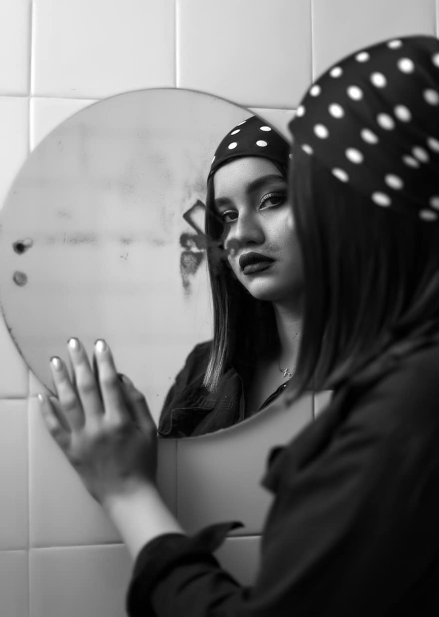 spogulis, sieviete, vannas istaba, mazgāšanas telpa, portrets, depresija, vien, skumjas